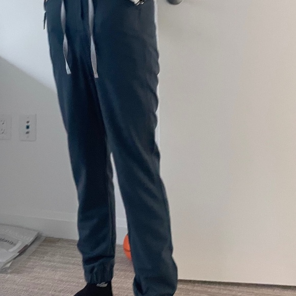 FIGS XS Jumpsuit NWT - Picture 5 of 5